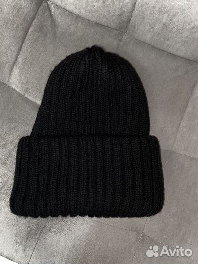 Шапка зимняя женская черного цвета