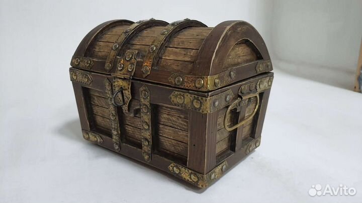 Сундук декоративный