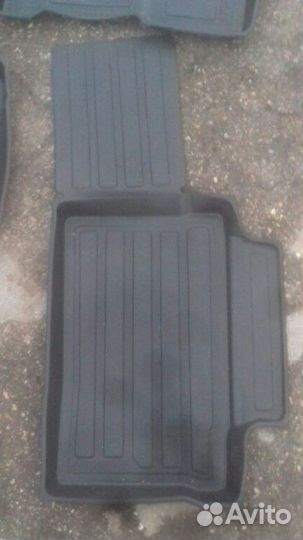 Резиновые коврики от Весты кросс оригинал