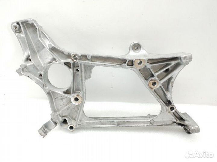 Кронштейн генератора Mercedes-Benz Gle-Class W166