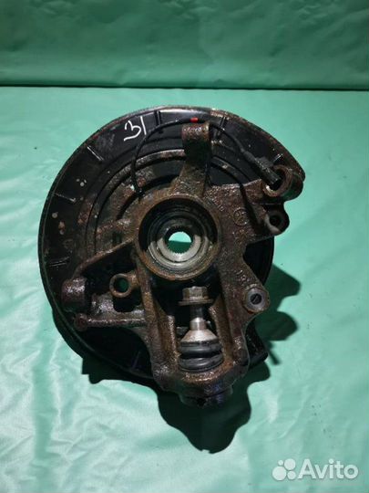 Кулак задний левый Mercedes-Benz M W164