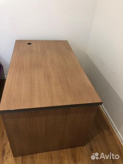 Письменный стол