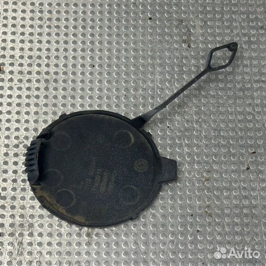 Б/У Заглушка буксировочного крюка (левая за#001