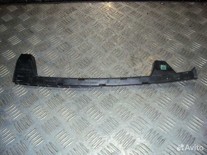 Направляющая стекла двери Mokka (12) пер R б\у (арт. 95374834 )