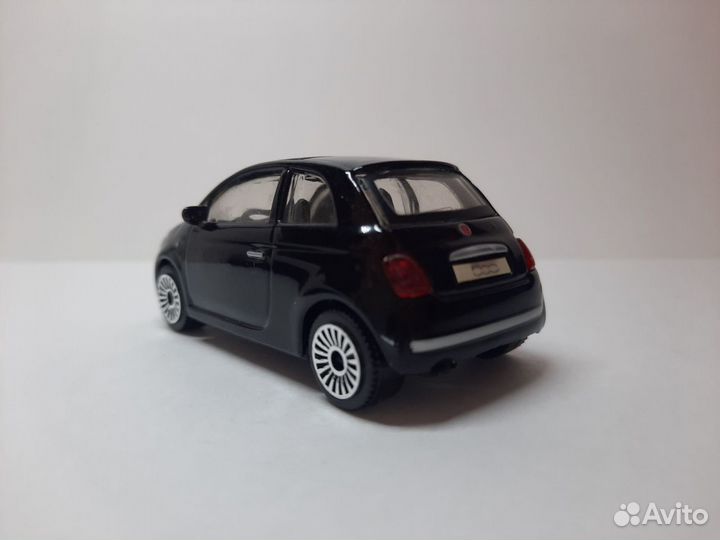 Модель Fiat 500 коллекционная машинка