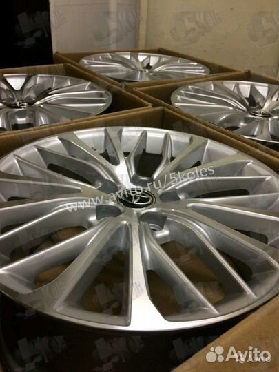 Литые диски на Toyota Camry R17