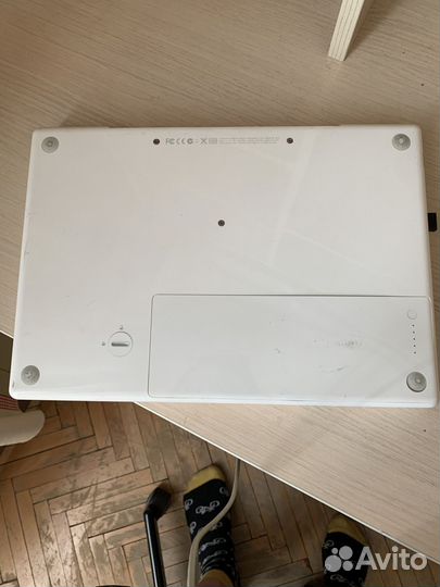 Apple macbook 13 A1181 (2007)