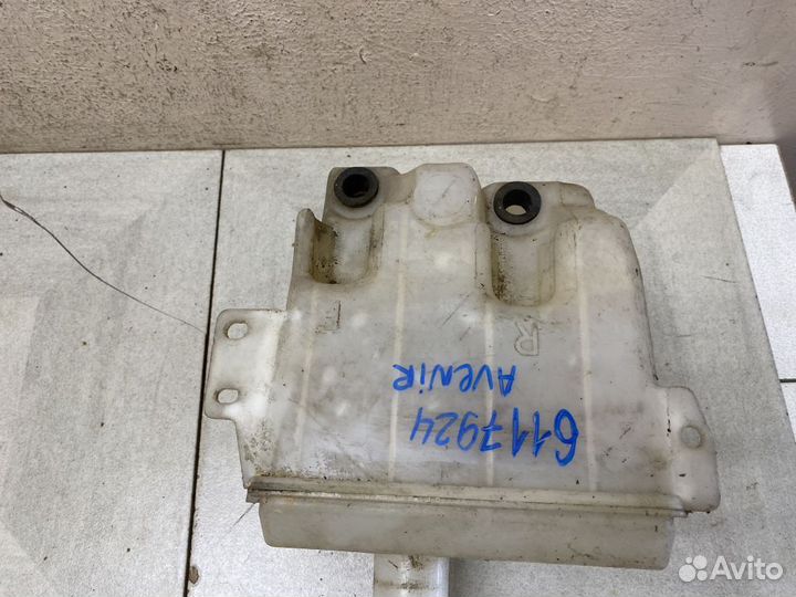 Бачок омывателя Ниссан