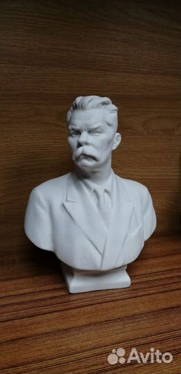 Бюст Горького - писатель Максим Горький
