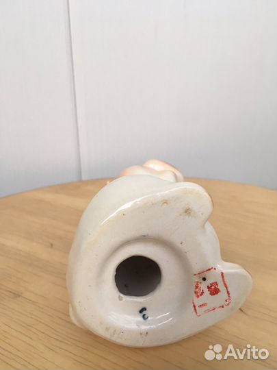 Фарфоровая статуэтка