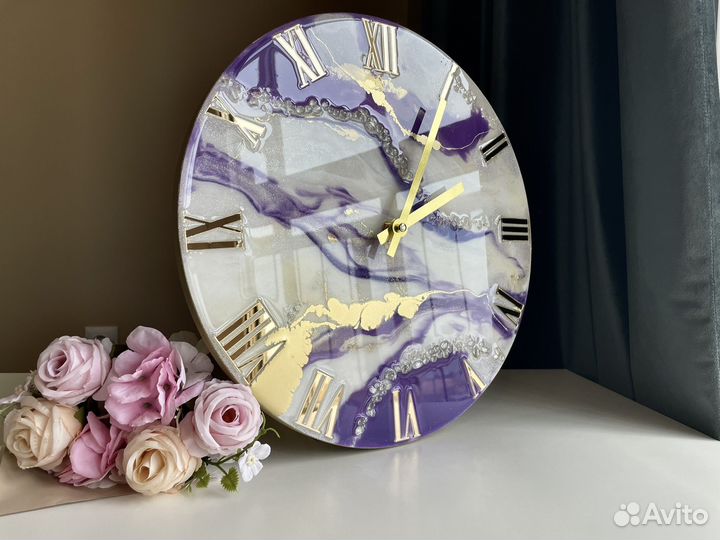 Часы в в ассортименте из эпоксидной смолы в наличи