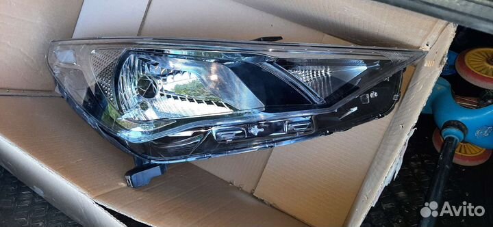 Hyundai solaris фара правая