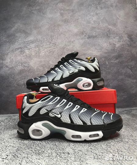 Кроссовки Nike Air Max Tn Plus