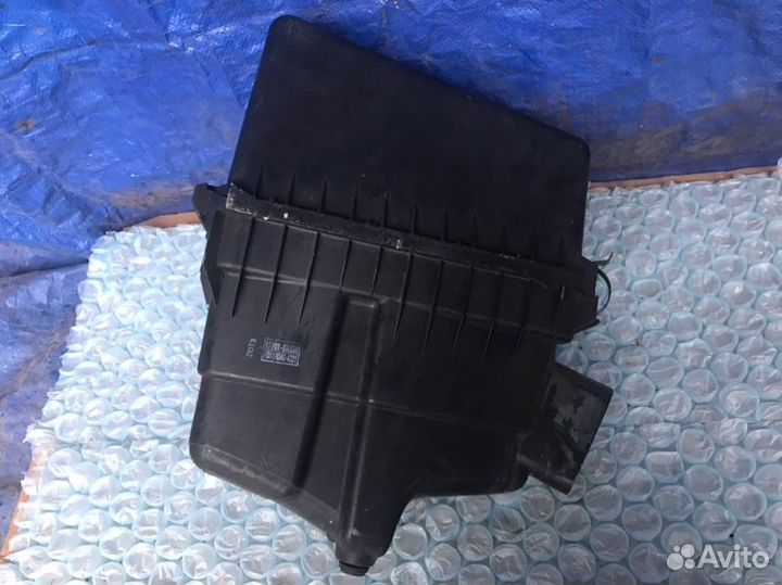 Корпус воздушного фильтра Toyota Sienna XL10