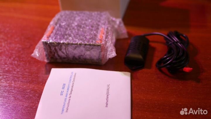 Контроллер температуры и влажности STC-3028