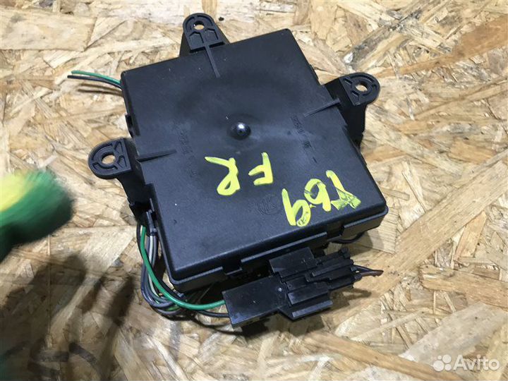 Блок управления двери передний правый