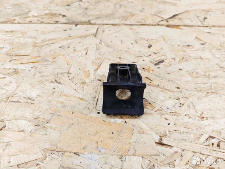 Кронштейн радиатора chevrolet aveo т300
