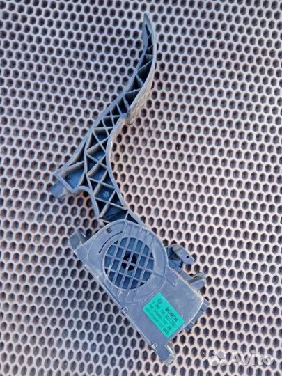 Педаль газа Skoda Fabia