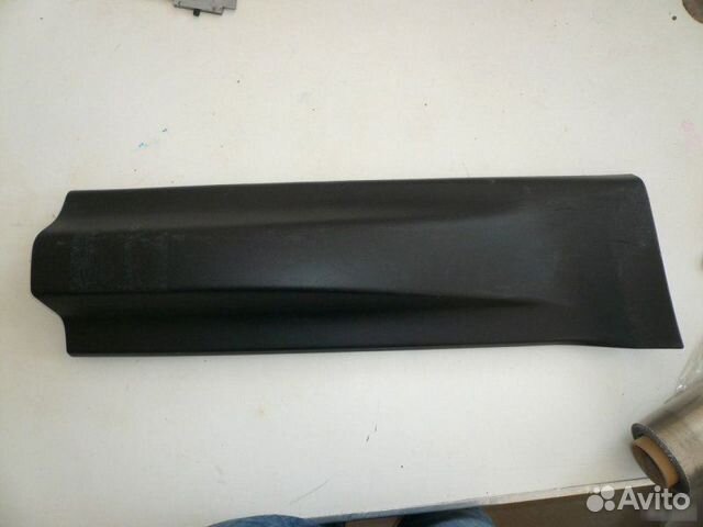 Накладка з.п. двери задняя правая Land Rover Range