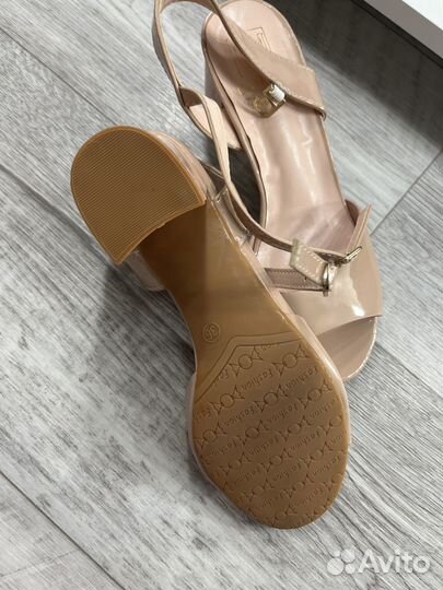 Босоножки женские 37 размер