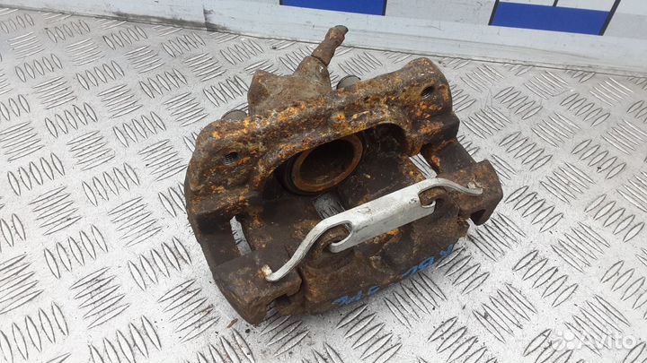 Суппорт передний левый BMW X3 E83 рест. 2007