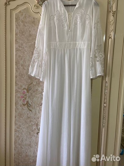 Платье белое