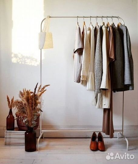 Напольная вешалка от IKEA в идеальном состоянии