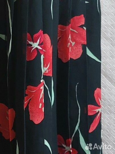 Юбка плиссе Berkertex чёрная с цветами р.18