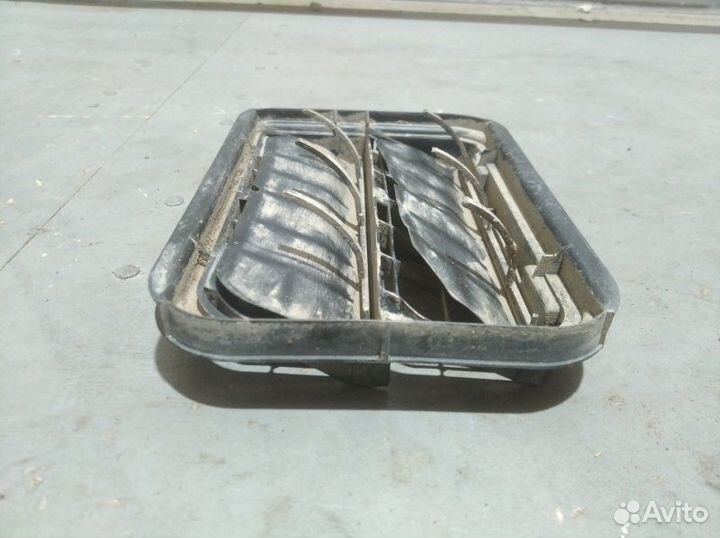 Клапан вентиляции багажника задний левый Renault