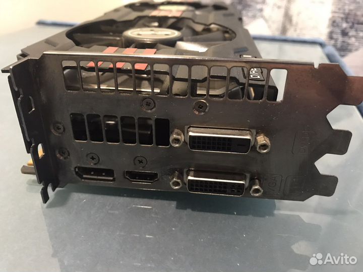 Видеокарта Asus HD 7950 directcu II
