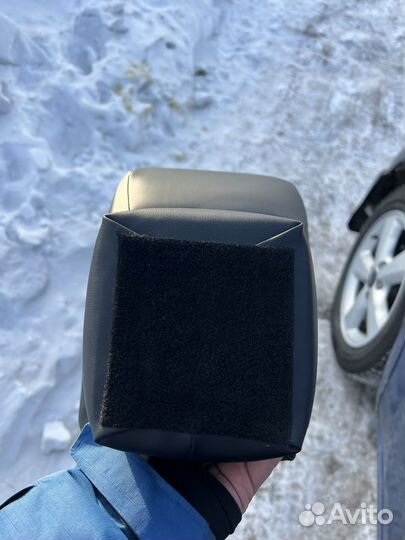 Подлокотник