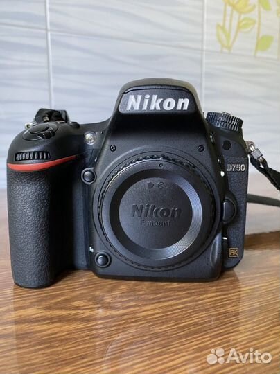 Зеркальный фотоаппарат nikon D750