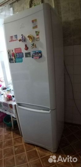 Холодильник бу indesit