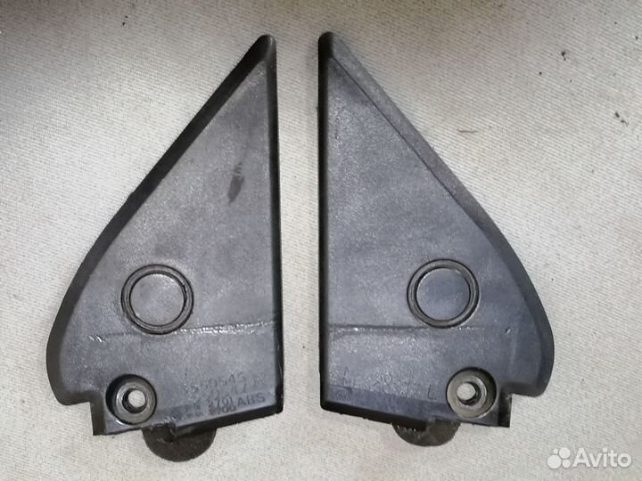 Уголок двери передней Mitsubishi Mirage 1991