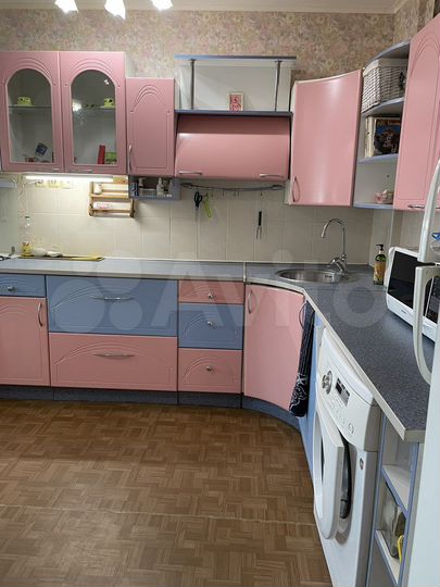 3-к. квартира, 84 м², 1/9 эт.