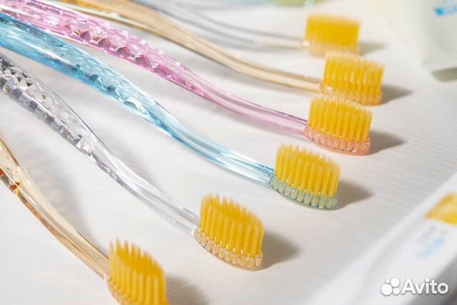 Зубная щетка