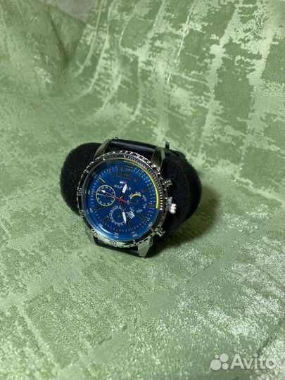 Tommy hilfiger часы