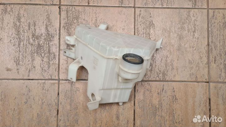 Бачок омывателя лобового стекла Toyota LandCruiser