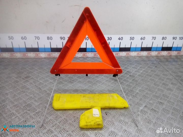 Знак аварийной остановки Hyundai Getz 2004