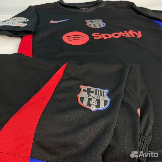 Выездная футбольная форма Барселоны 2024/2025 Nike