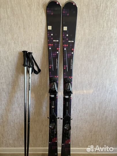 Горные лыжи и ботинки