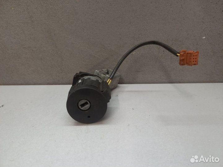 Замок зажигания Peugeot 308 2013