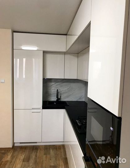 Угловая кухня с мдф фасадами в Ялте