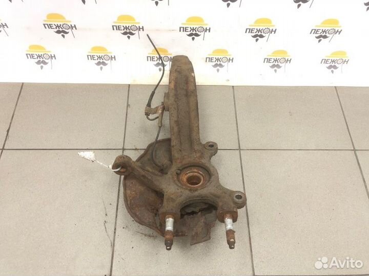 Кулак поворотный передний левый Mazda Mazda6