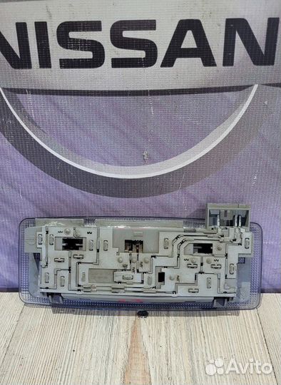Плафон Подсветка фонарь салона Nissan almera N16