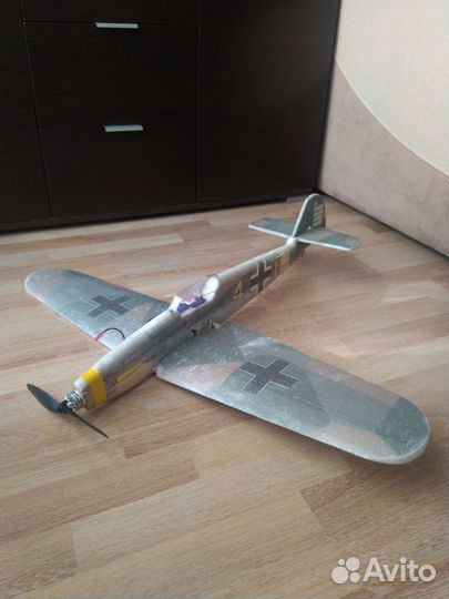 Радиоуправляемый самолет