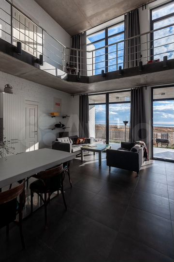 Дом 175 м² на участке 5 сот.