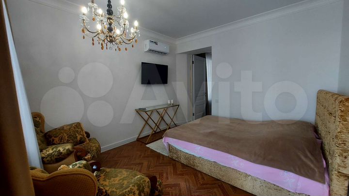 3-к. квартира, 65 м², 1/1 эт.