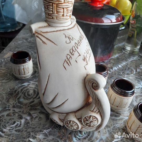 Глиняный кувшин