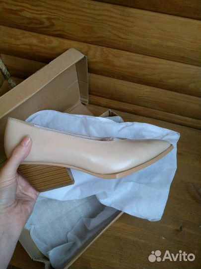 Кожаные туфли с каблуком в стиле казаков